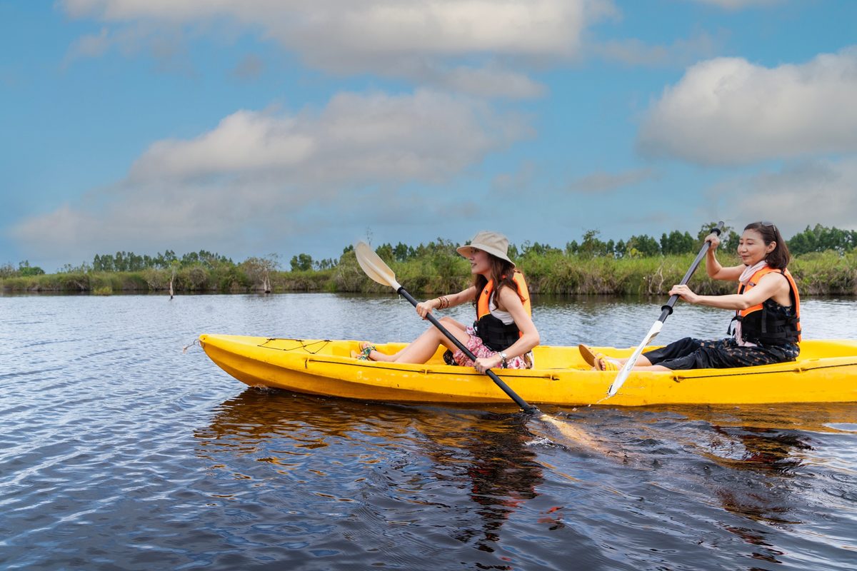 mother and daugther on kayak